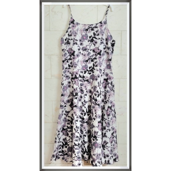 Dresses & Skirts - Floral Dress